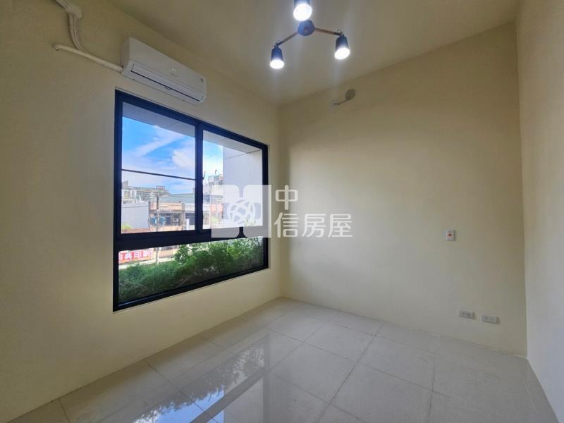 雲世代露台2房車房屋室內格局與周邊環境