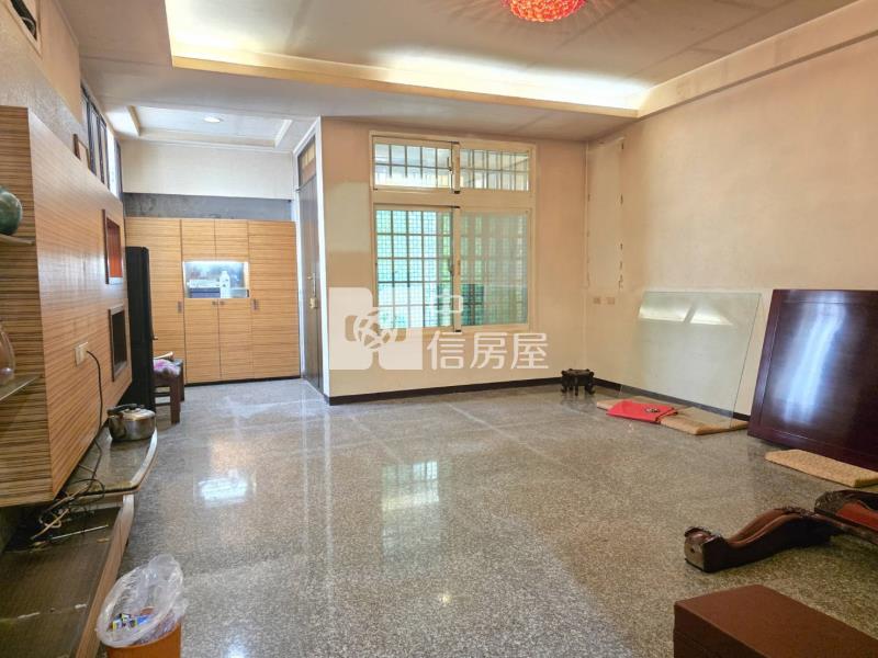 【奔馳】福山街大地坪邊間透天房屋室內格局與周邊環境