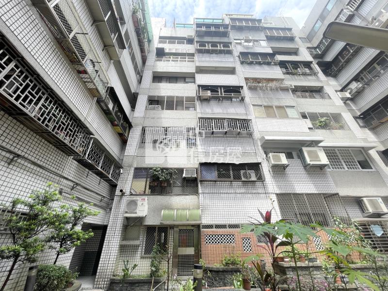 大漢天下三房車位房屋室內格局與周邊環境