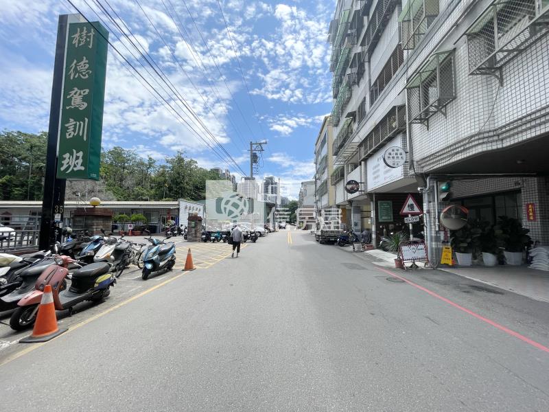 大漢天下三房車位房屋室內格局與周邊環境