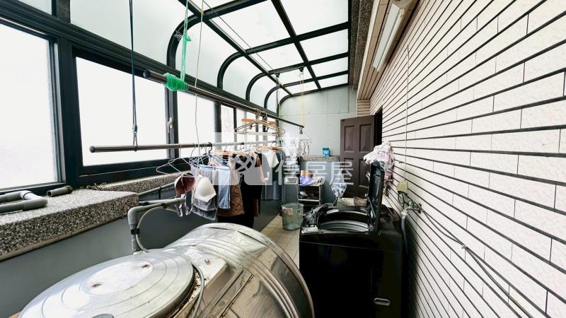 陳平一街雙透天面寬別墅房屋室內格局與周邊環境