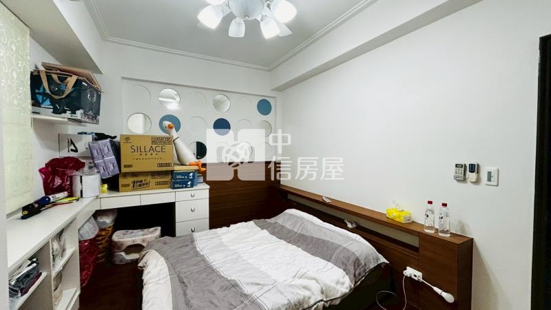 陳平一街雙透天面寬別墅房屋室內格局與周邊環境