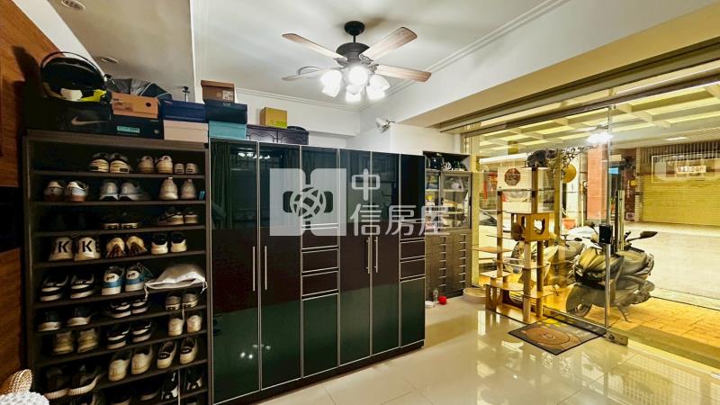 陳平一街雙透天面寬別墅房屋室內格局與周邊環境