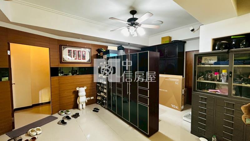 陳平一街雙透天面寬別墅房屋室內格局與周邊環境