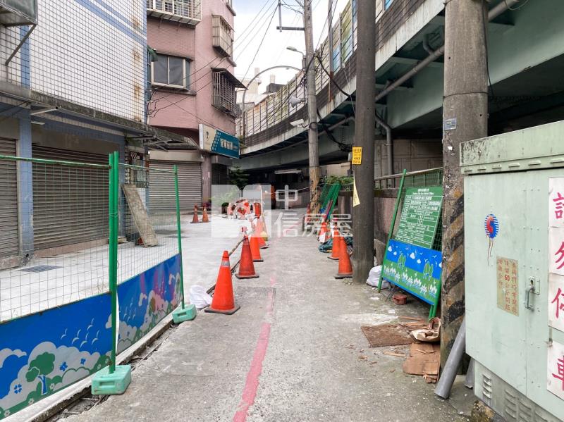 【冠軍】西定國小旁建地(住一)房屋室內格局與周邊環境