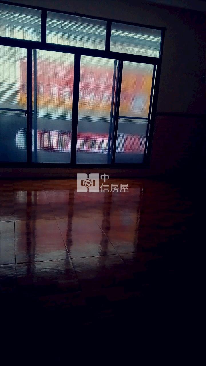員林萬年路旁透天(有車位)房屋室內格局與周邊環境