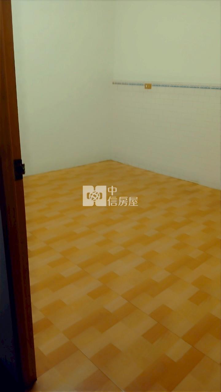 員林萬年路旁透天(有車位)房屋室內格局與周邊環境