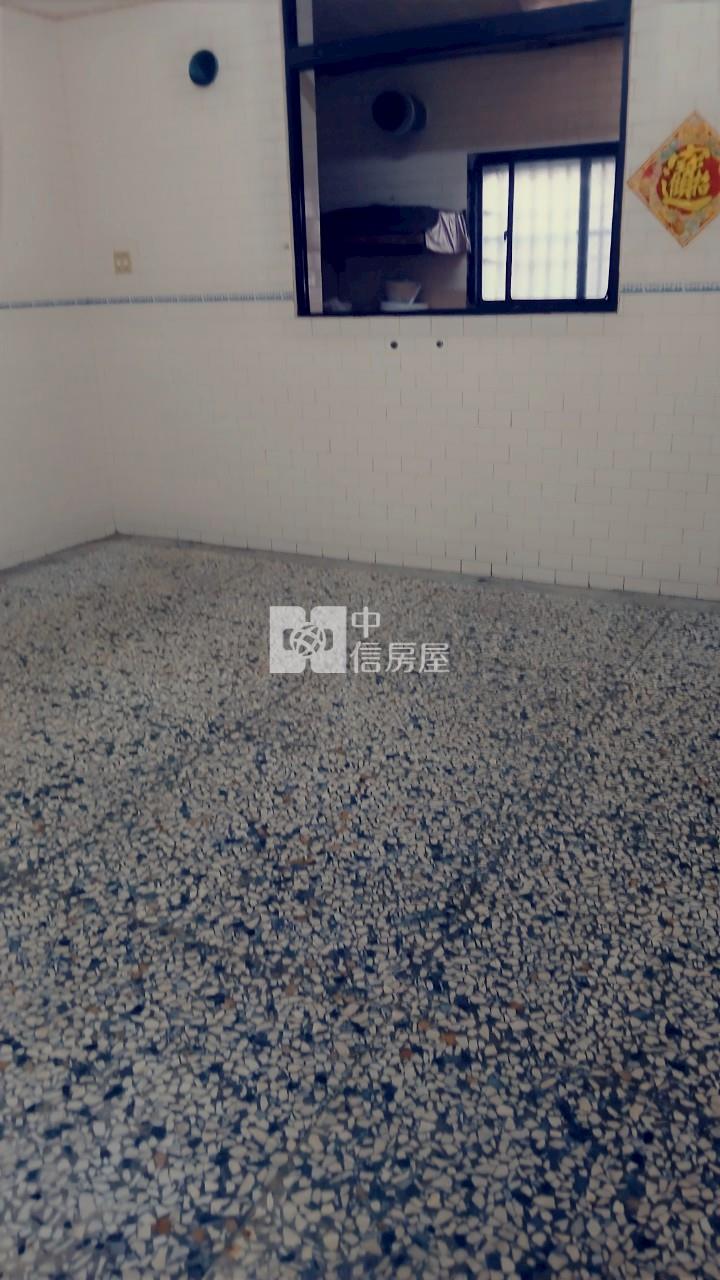 員林萬年路旁透天(有車位)房屋室內格局與周邊環境