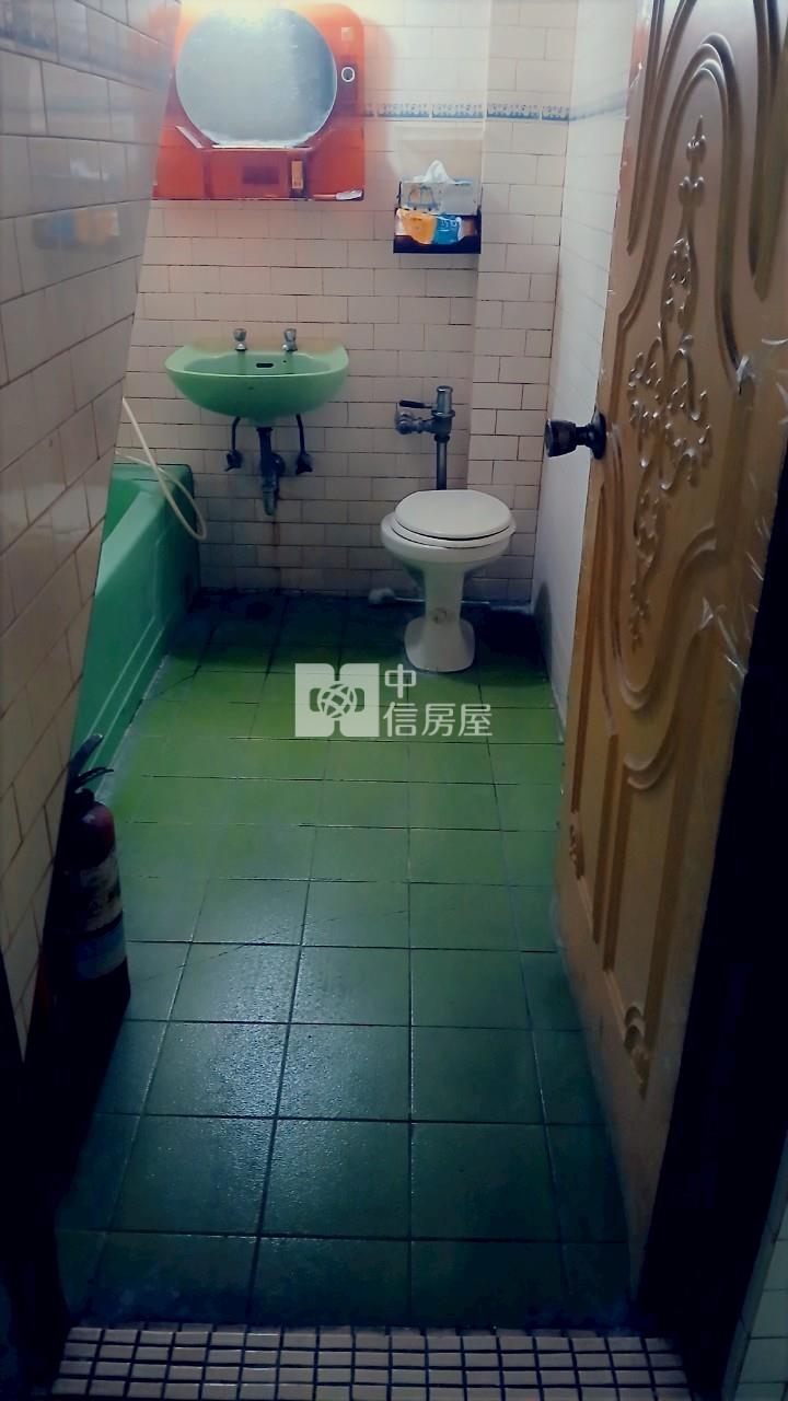 員林萬年路旁透天(有車位)房屋室內格局與周邊環境