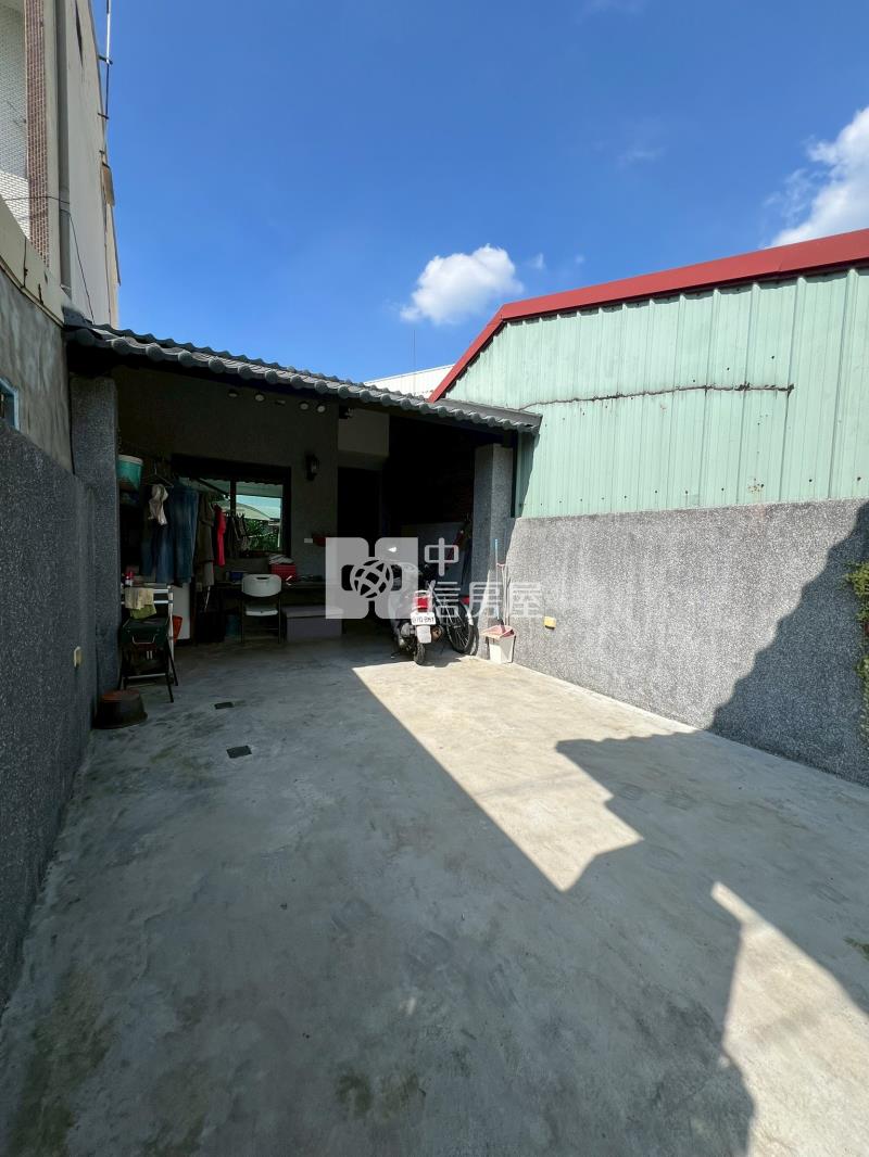 榮譽路旁免整理車庫平房房屋室內格局與周邊環境