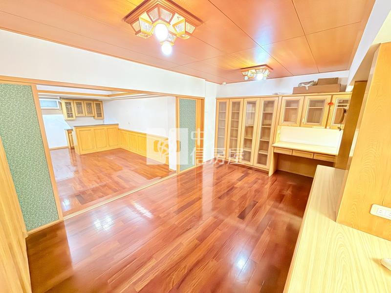 樹孝宜欣1-2樓大坪數車庫華廈房屋室內格局與周邊環境