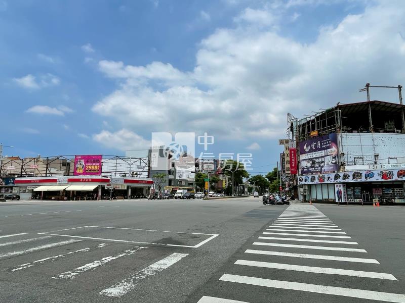大里國光花市電梯雙車別墅房屋室內格局與周邊環境