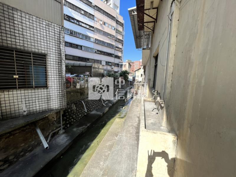 水湳經貿角間透天店面房屋室內格局與周邊環境