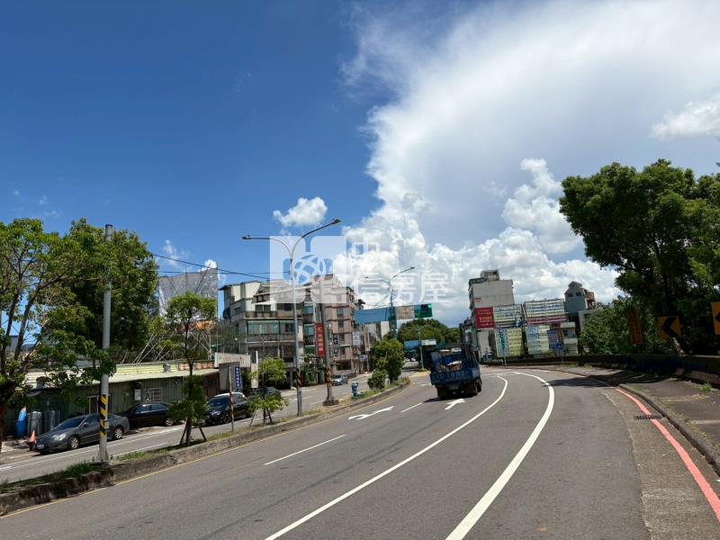 楊梅縱貫路旁都計農地房屋室內格局與周邊環境