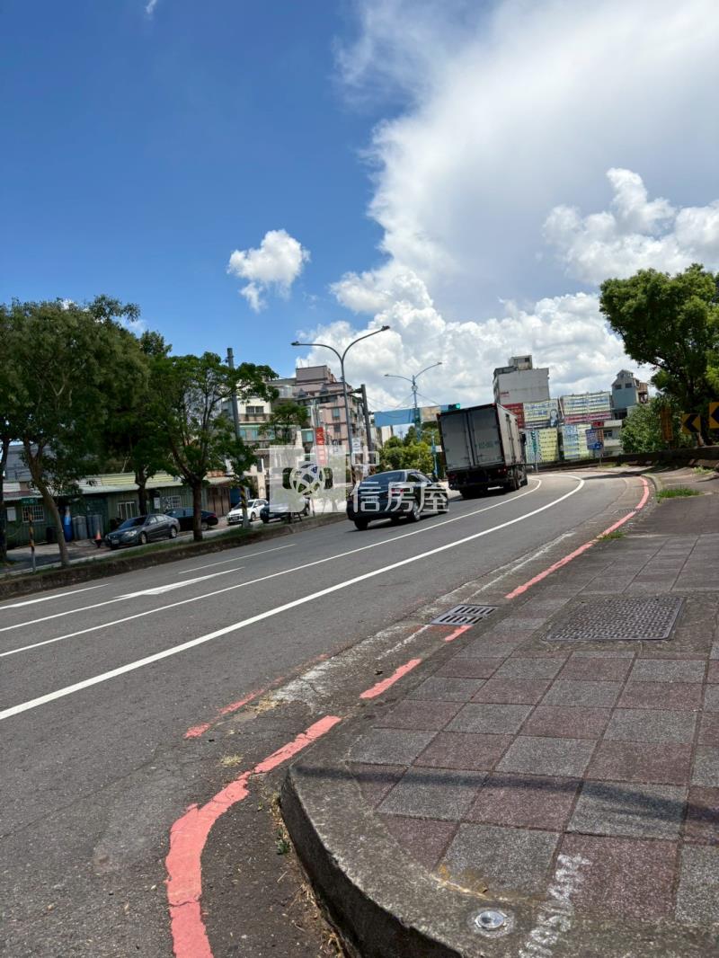 楊梅縱貫路旁都計農地房屋室內格局與周邊環境
