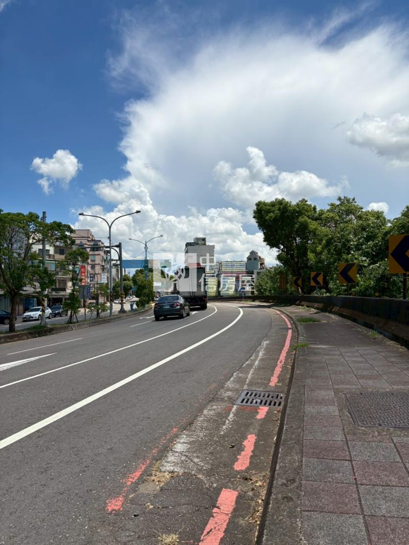 楊梅縱貫路旁都計農地房屋室內格局與周邊環境