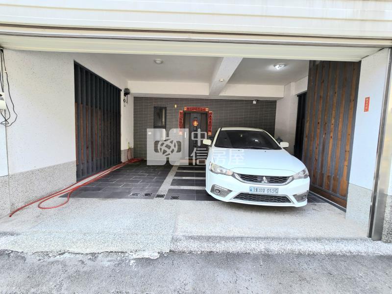 近水湳經貿臨路大面寬別墅房屋室內格局與周邊環境