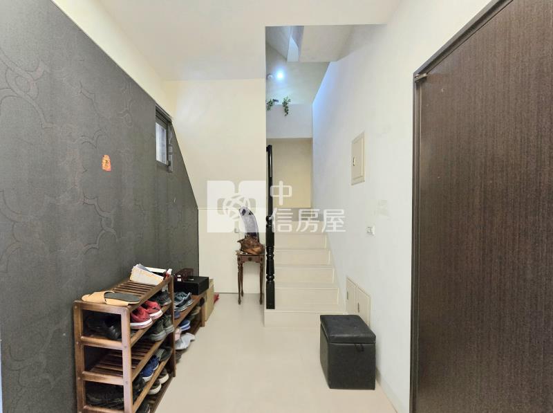 近水湳經貿臨路大面寬別墅房屋室內格局與周邊環境