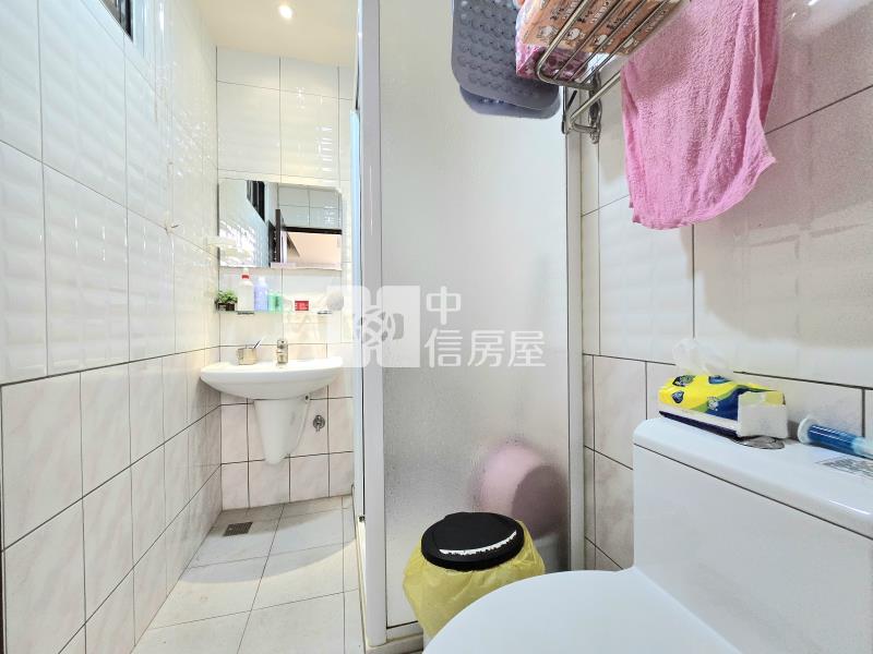 近水湳經貿臨路大面寬別墅房屋室內格局與周邊環境