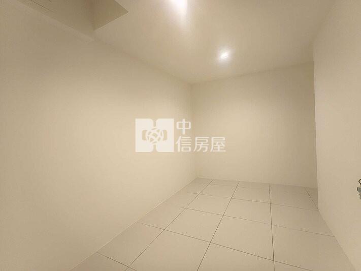 龍潭逸園雙車位整新透天房屋室內格局與周邊環境