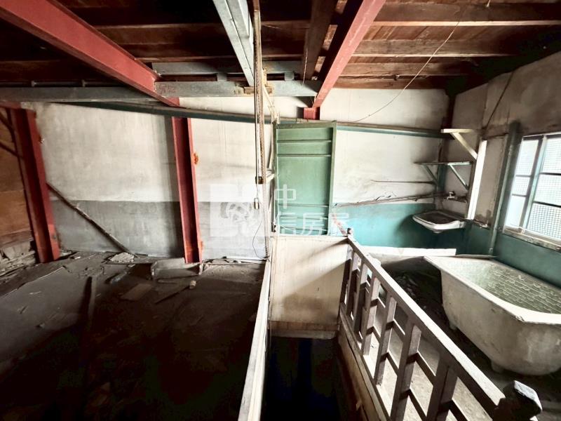 中國醫商一建地透天｜改套收租聖品房屋室內格局與周邊環境