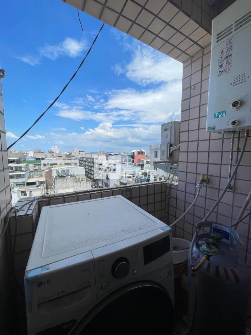 體育園區東興國中電梯三房房屋室內格局與周邊環境