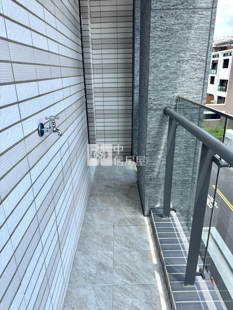 北屯十期全新角間臨路四車電梯別墅房屋室內格局與周邊環境