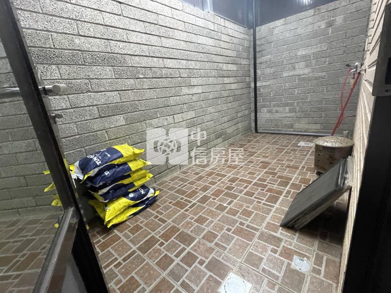草漯大面寬別墅房屋室內格局與周邊環境