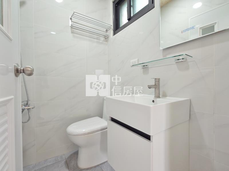 興大南京大廈裝潢三房房屋室內格局與周邊環境