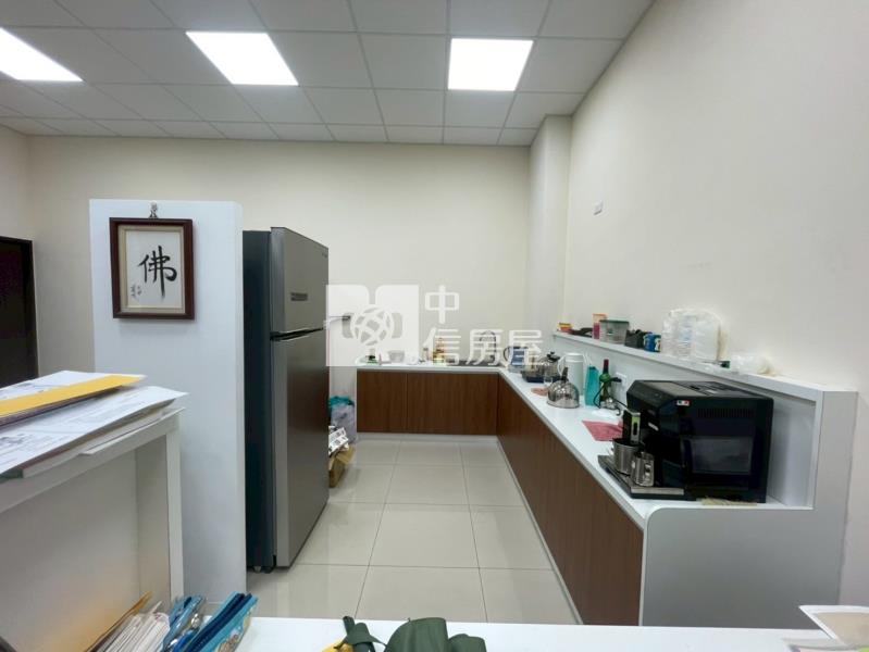 勝麗A+便宜金店面房屋室內格局與周邊環境