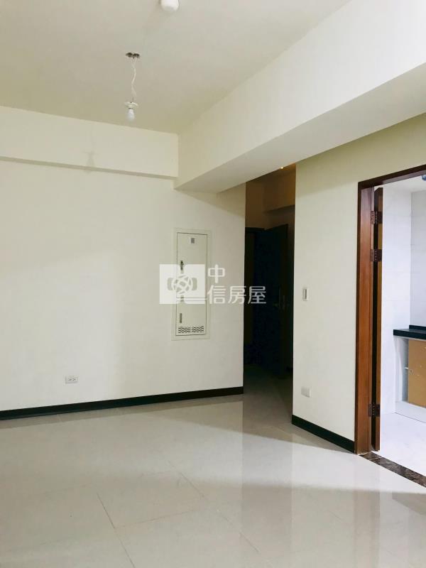 基隆星河繪面中庭兩房新電梯大樓房屋室內格局與周邊環境