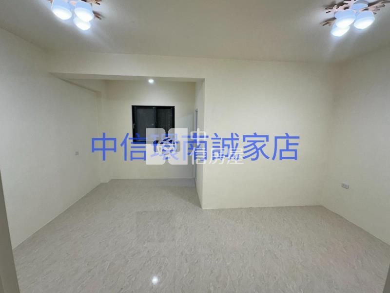 近龍岡萬坪公園整新透天房屋室內格局與周邊環境