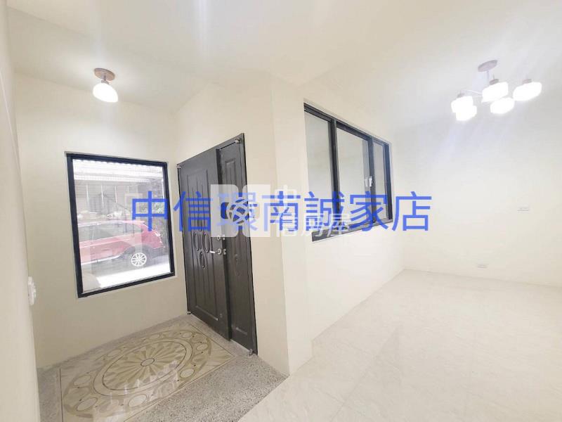近龍岡萬坪公園整新透天房屋室內格局與周邊環境