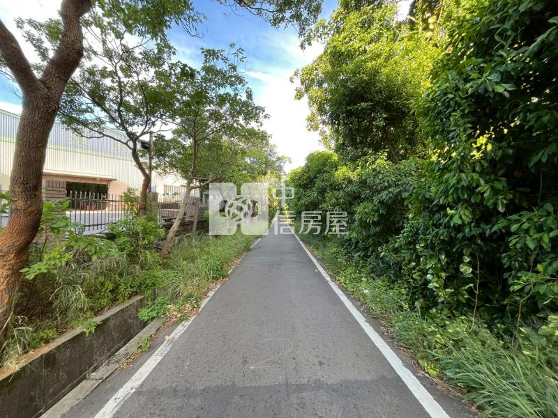 大園⭐正大觀路乙種工業用地⭐雙面臨路⭐9米面寬房屋室內格局與周邊環境