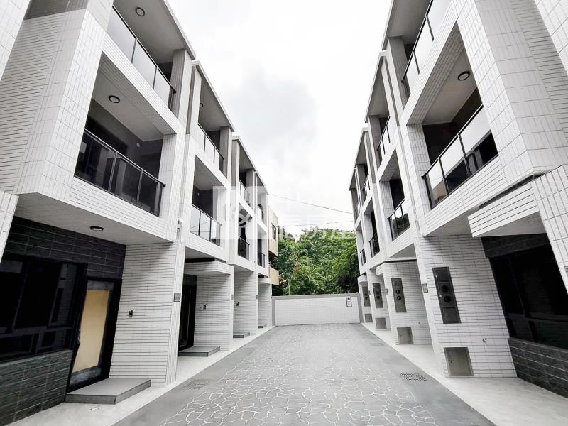 國六旁中原國小朝南新墅房屋室內格局與周邊環境