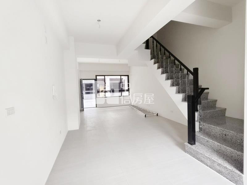 國六旁中原國小朝南新墅房屋室內格局與周邊環境