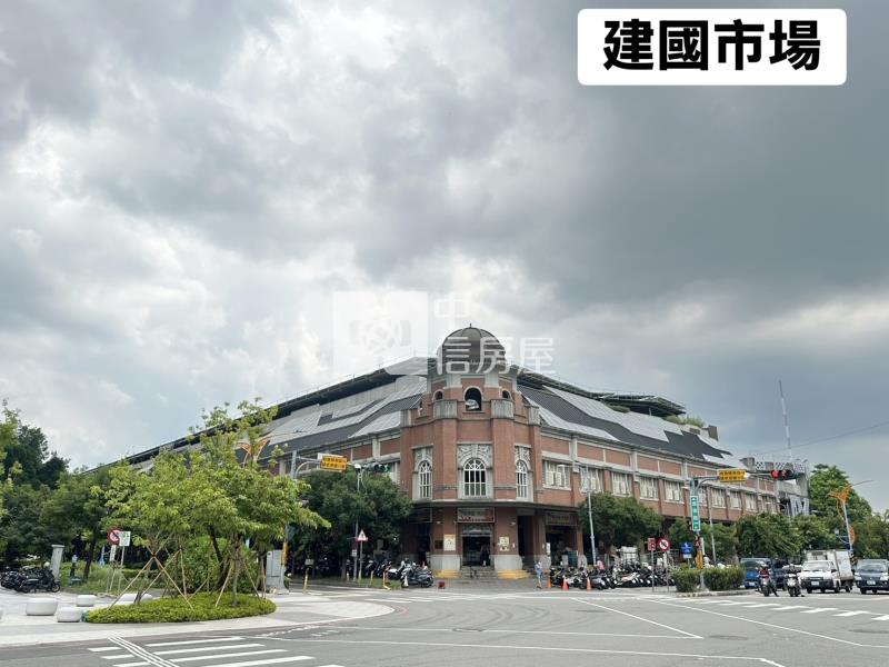 浩瀚湖濱城最美棟別面公園三房平車房屋室內格局與周邊環境