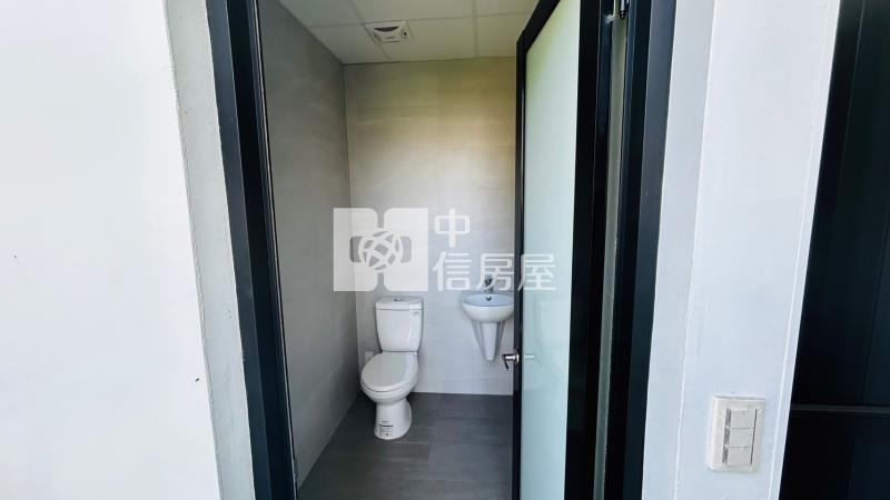 雙店面12米面寬圓環臨路透店房屋室內格局與周邊環境