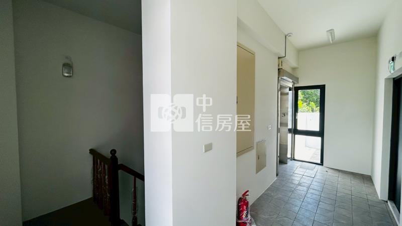 雙店面12米面寬圓環臨路透店房屋室內格局與周邊環境