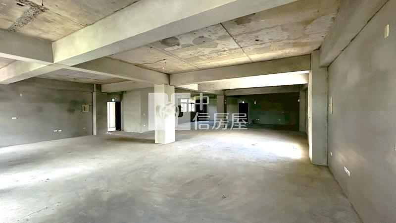 雙店面12米面寬圓環臨路透店房屋室內格局與周邊環境