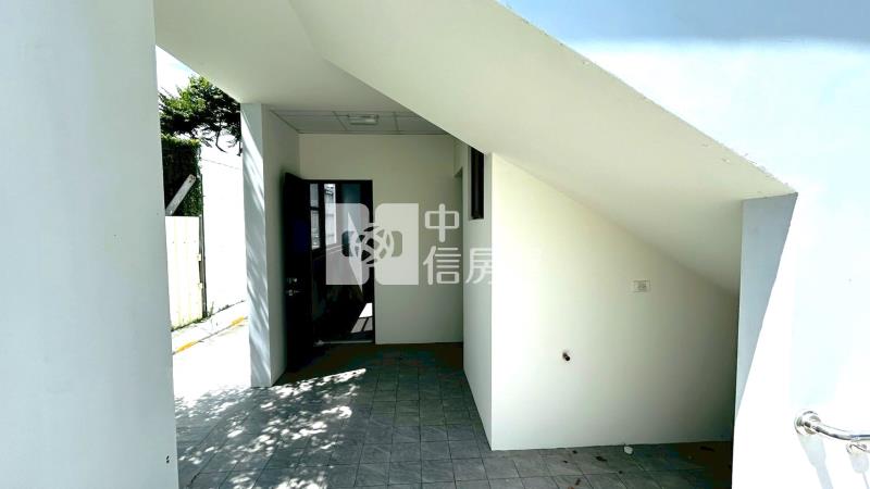 雙店面12米面寬圓環臨路透店房屋室內格局與周邊環境