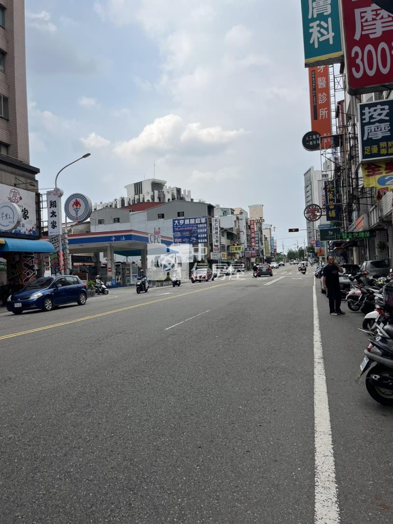 中興大學旁㊣5F電梯透天店面套房房屋室內格局與周邊環境