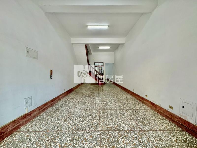 專任!北屯太平交界臨路大透天可店住合一房屋室內格局與周邊環境