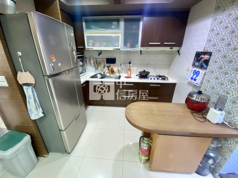 74河畔臨路可停雙車店住透天房屋室內格局與周邊環境