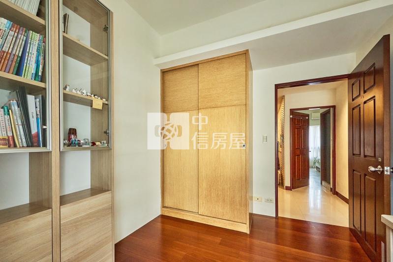 香頌大樓邊間電梯管理極美三房房屋室內格局與周邊環境