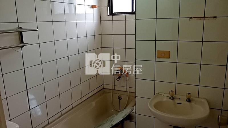 北太平*名盧貴族電梯華廈*四房.三面採光.歡迎參觀房屋室內格局與周邊環境