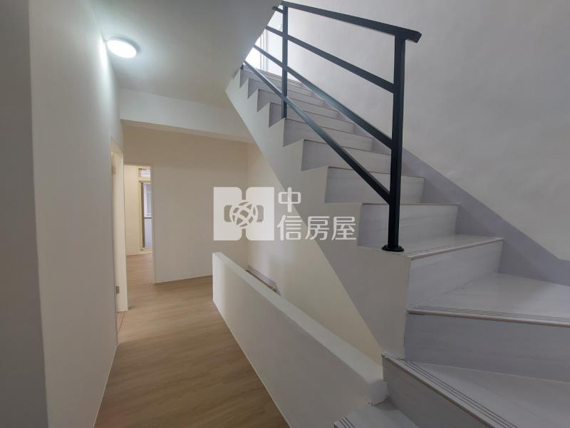 平鎮區華隆街邊間透天(要整理)房屋室內格局與周邊環境