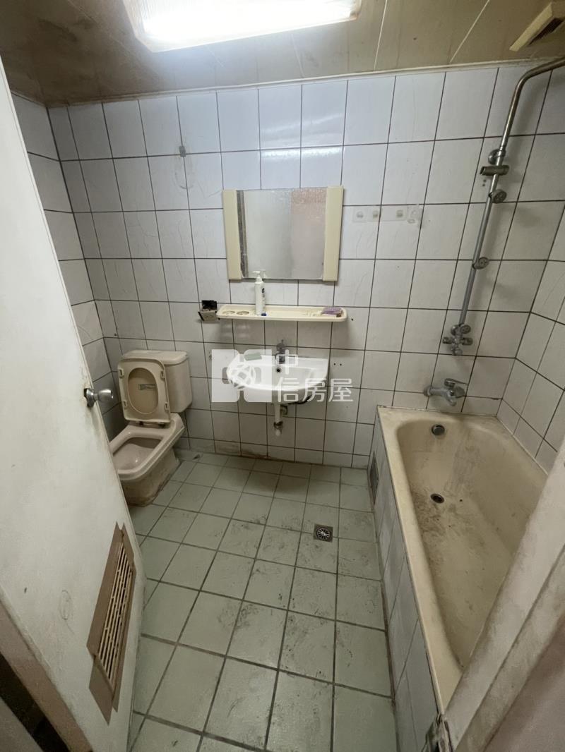 興大旁需整理低總價三房房屋室內格局與周邊環境