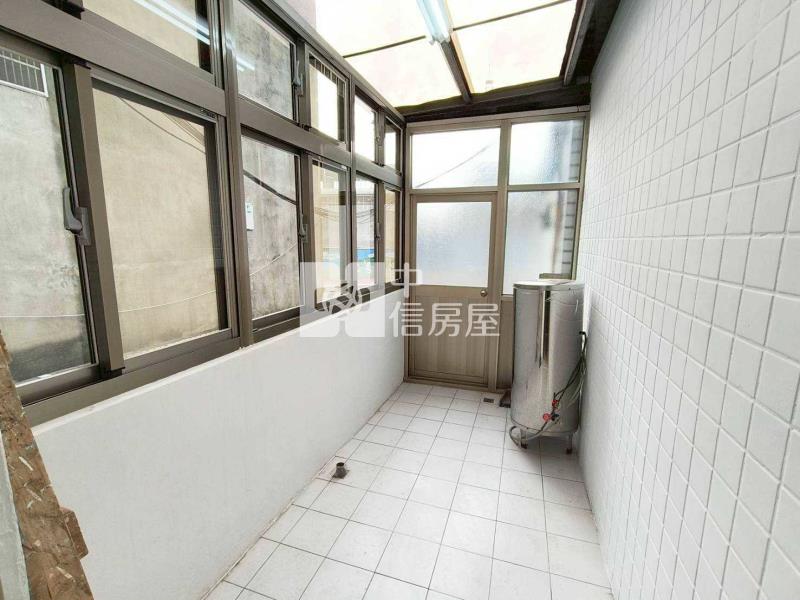 桃園市府旁整新美三房車房屋室內格局與周邊環境