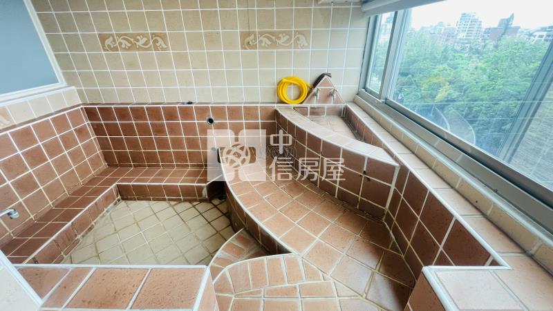 稀有釋出超大湯池雅緻湯屋房屋室內格局與周邊環境